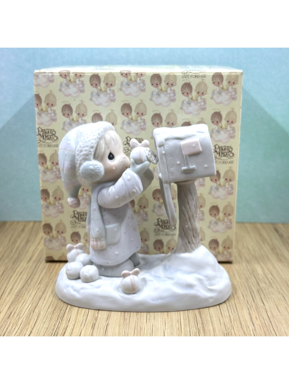 Precious Moments E-2829  "Sending you a White Christmas" Figurine-1984